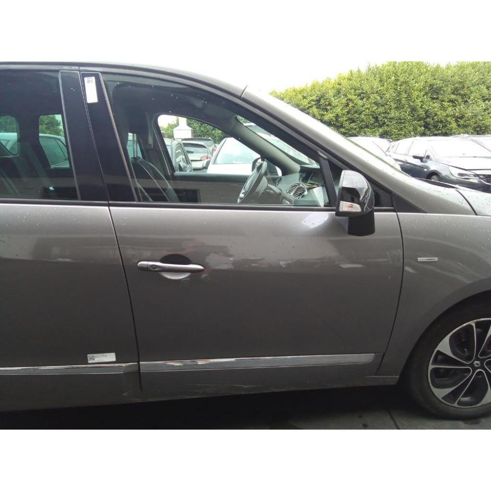 Porta Anteriore Destro