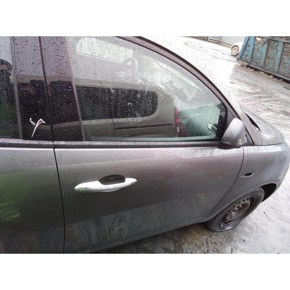 Porta Anteriore Destro