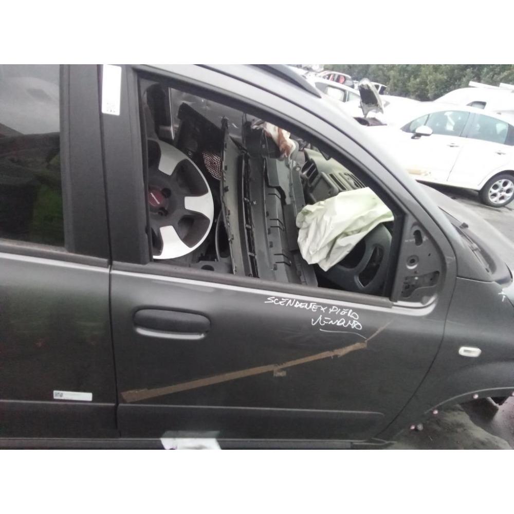 Porta Anteriore Destro