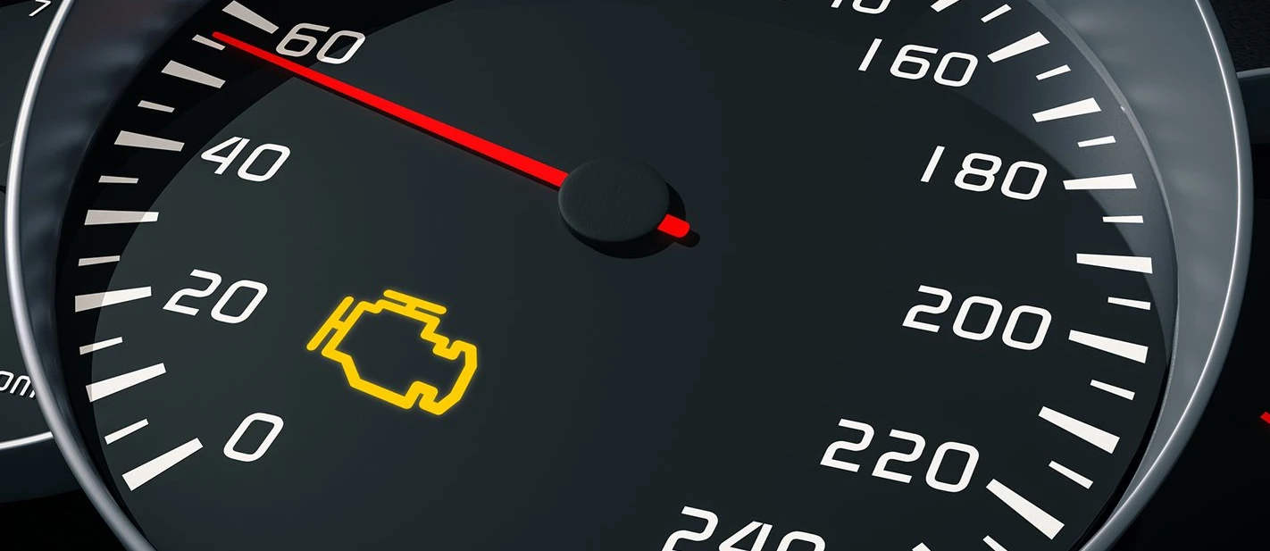 Auto con spia motore accesa? Scopri come intervenire