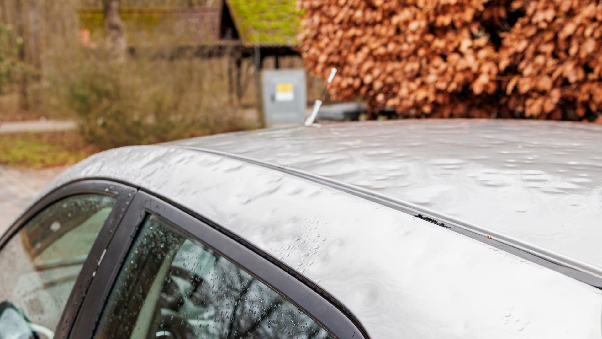 Danni da grandine sull'auto: come intervenire