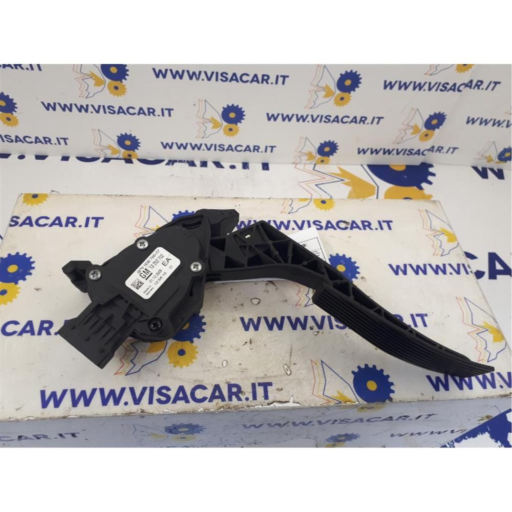 Pedale Acceleratore Usato Dal 2009 Chevrolet Cruze (2009)