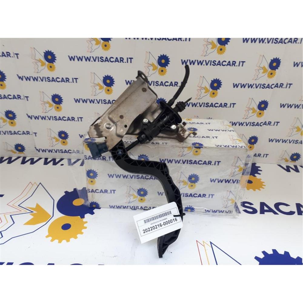 Pedale Frizione Usato Dal 2016 Volkswagen Up (2016)