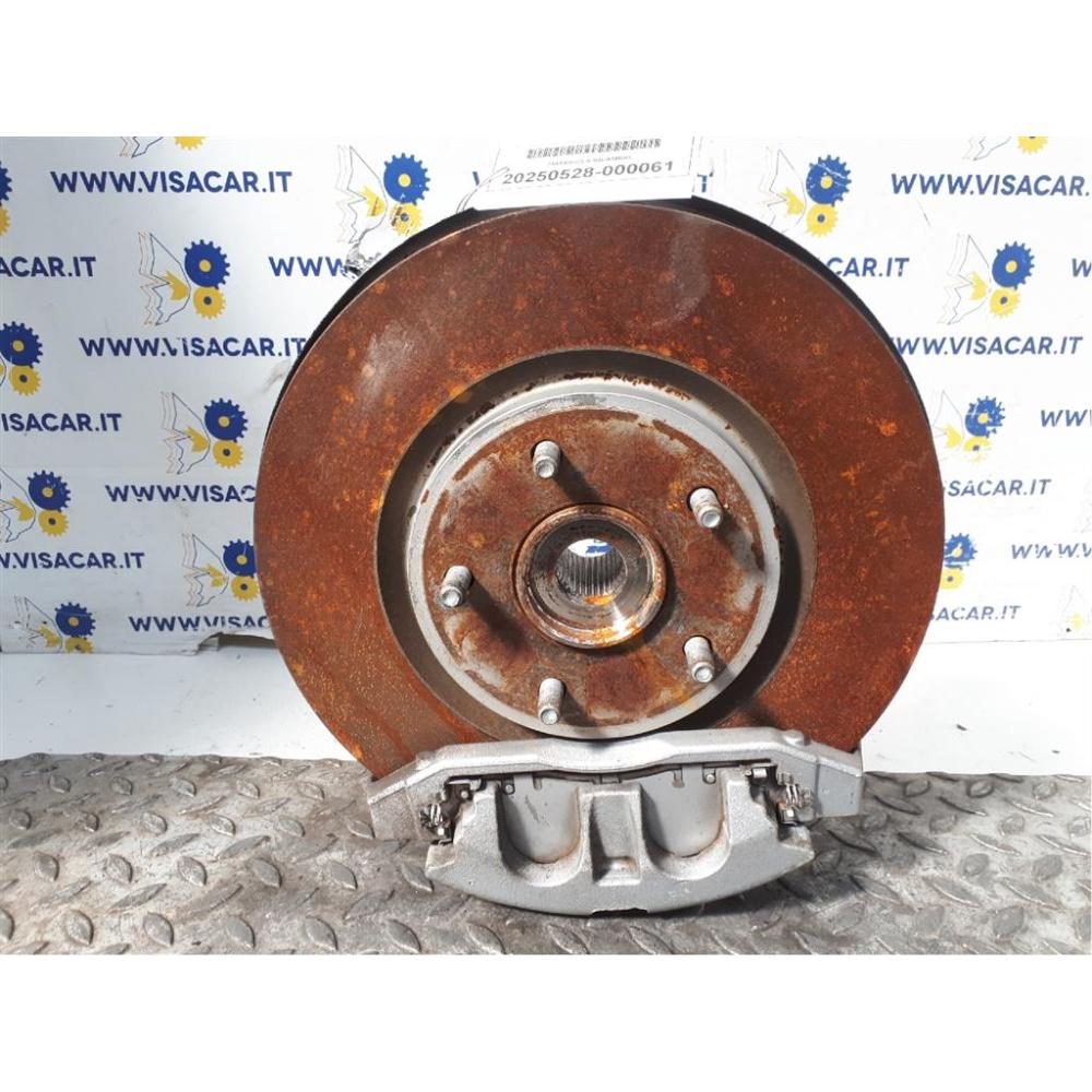 Mozzo Ruota Anteriore Destro Usato Dal 2011 Fiat Freemont (2011)