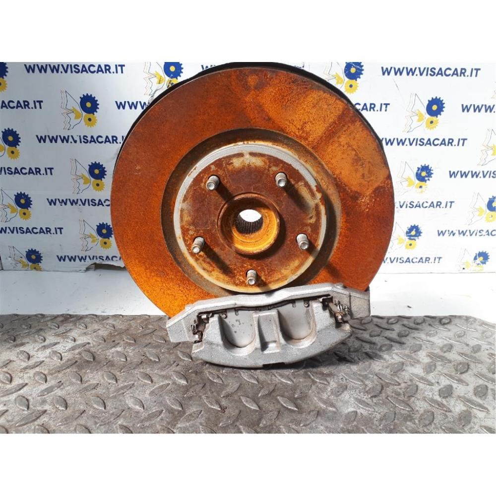 Mozzo Ruota Anteriore Sinistro Usato Dal 2011 Fiat Freemont (2011)