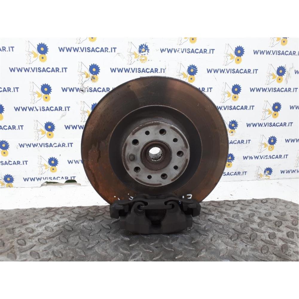 Mozzo Ruota Anteriore Destro Usato Dal 2009 Fiat Doblò «Iii» Cargo (2010)