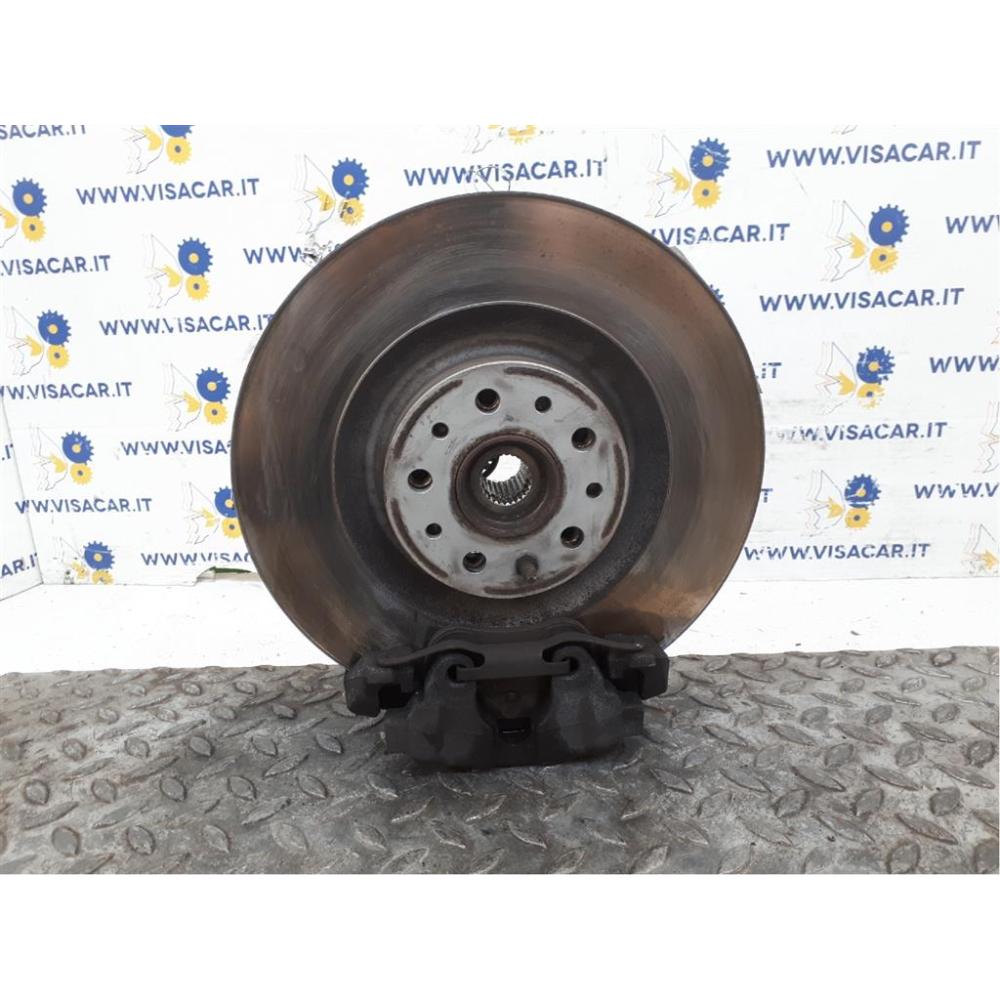 Mozzo Ruota Anteriore Sinistro Usato Dal 2009 Fiat Doblò «Iii» Cargo (2010)