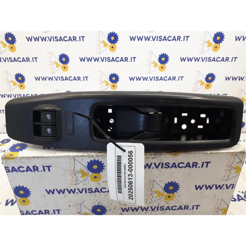 Pulsantiera Anteriore Sx Usato Dal 2015 Fiat Doblò «Iii» (2015)