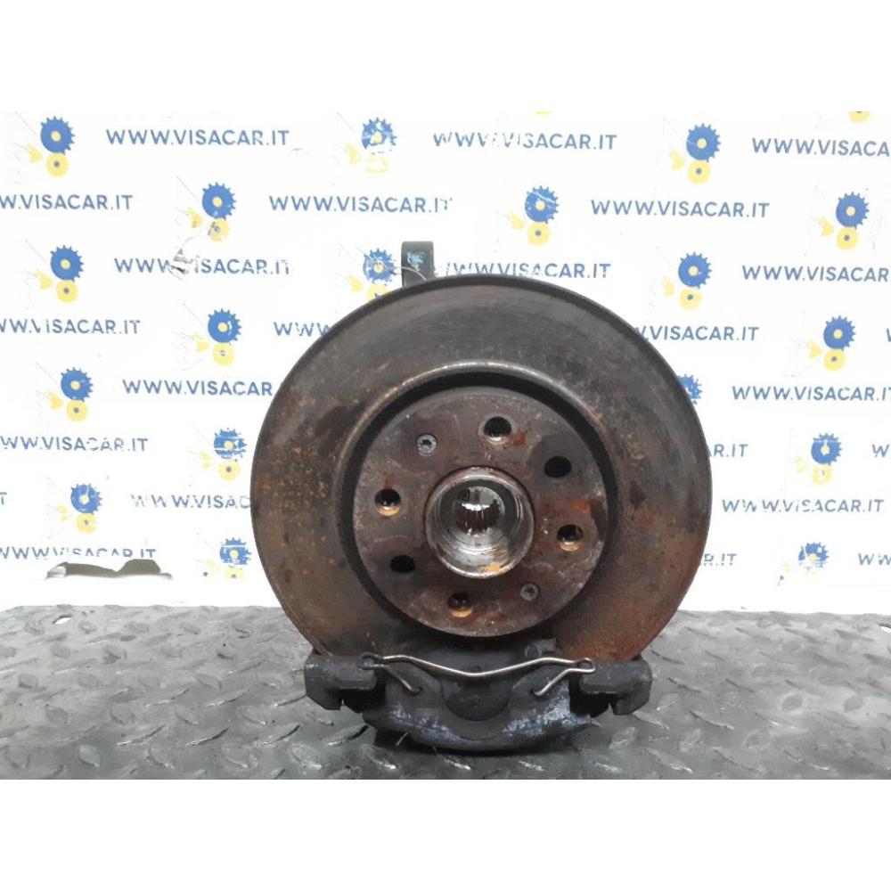 Mozzo Ruota Anteriore Destro Usato Dal 2014 Opel Corsa «E» (2014)