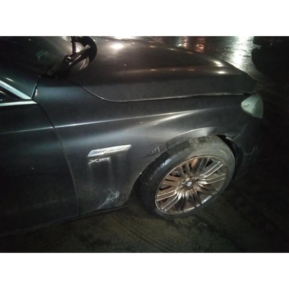 Parafango Anteriore Destro Usato Dal 2009 Al 2012 Bmw Serie 5 «F07» Gt (2010)
