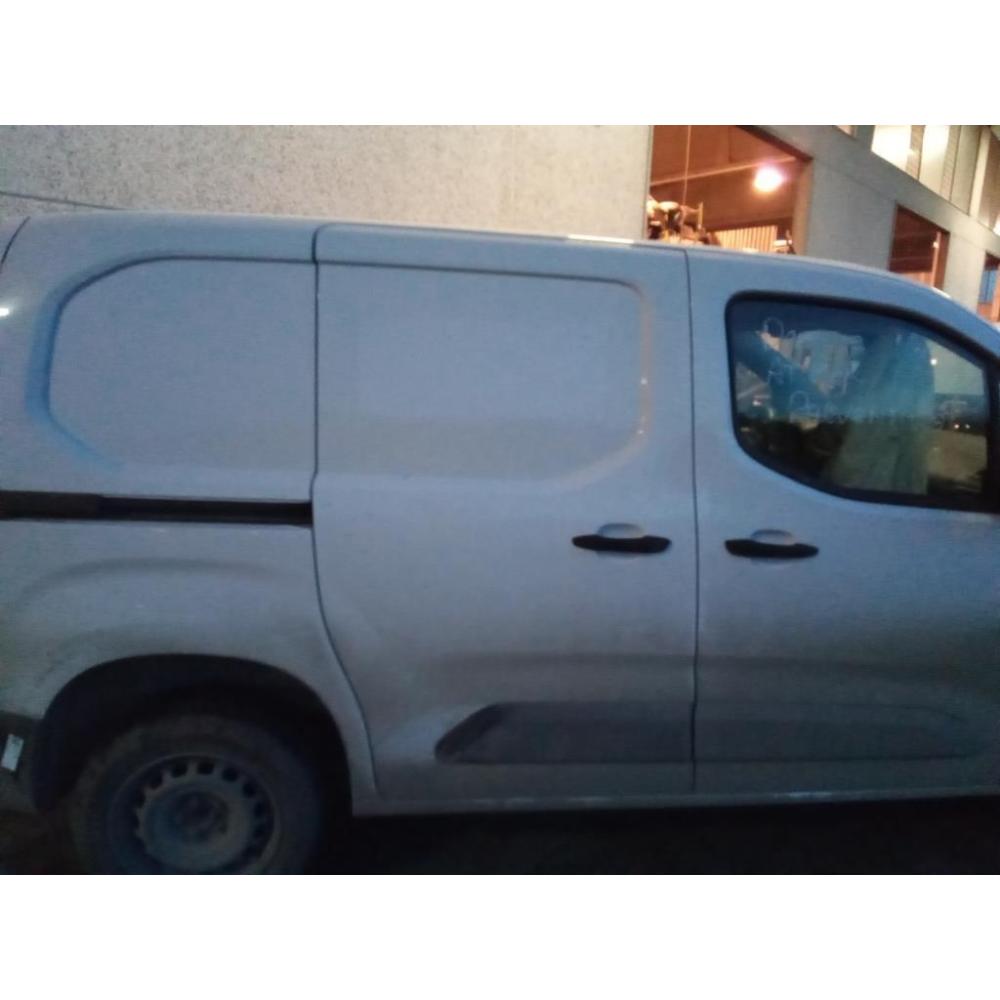 Porta Scorrevole Posteriore Destro Usato Dal 2022 Fiat Doblò «Iv» Cargo (2022)