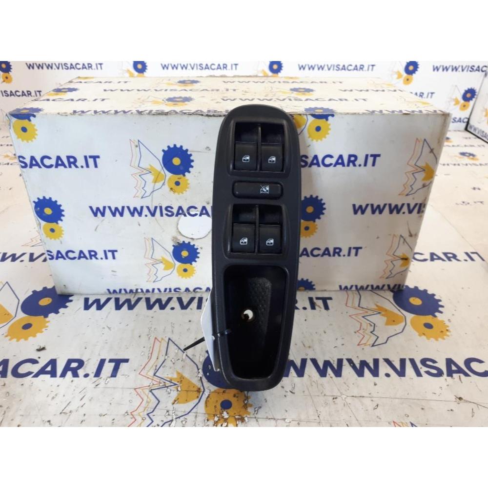 Pulsantiera Anteriore Sx Usato Dal 2012 Al 2017 Fiat 500L (2013)