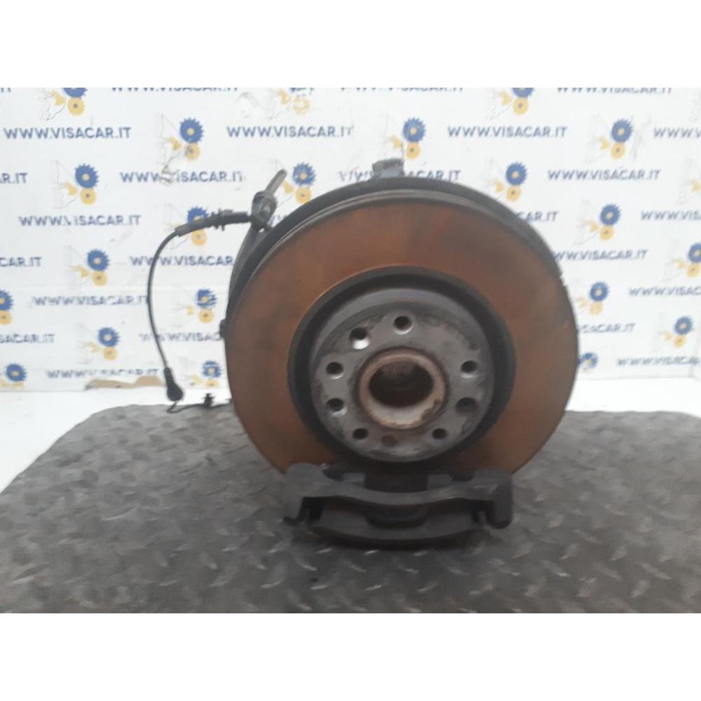 Mozzo Ruota Anteriore Sinistro Usato Dal 2022 Fiat Doblò «Iv» Cargo (2022)