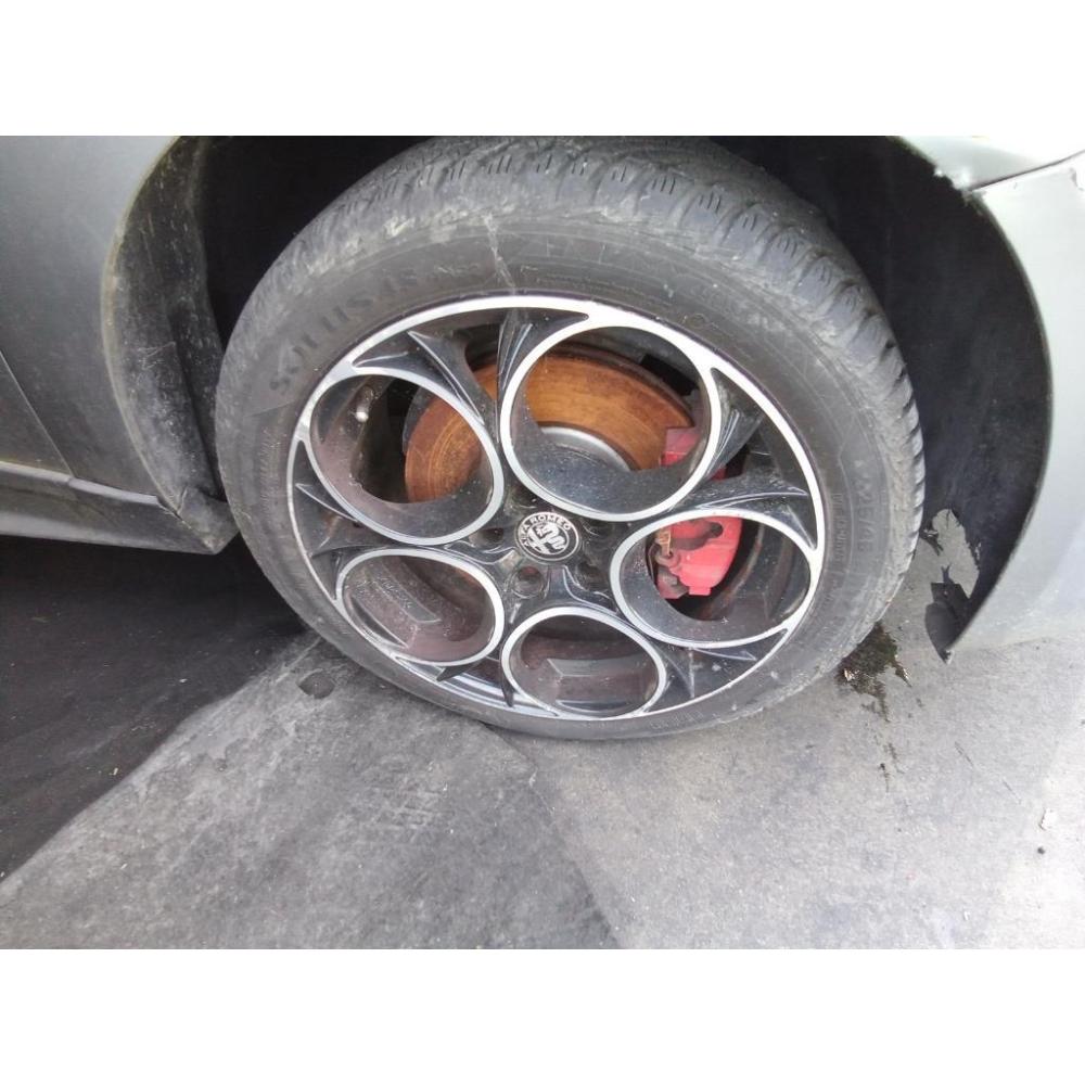Cerchi In Lega R17 Usato Dal 2010 Al 2013 Alfa Romeo Giulietta (2010)