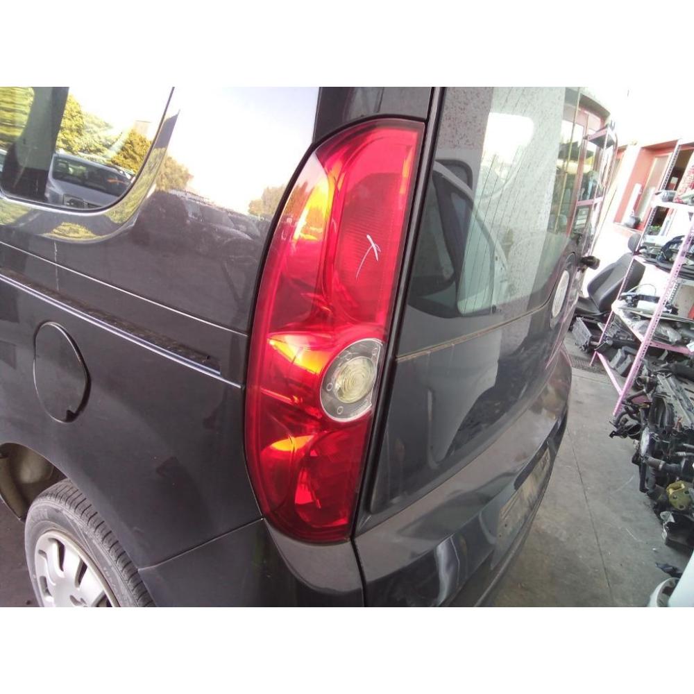 Fanale Posteriore Sinistro Usato Dal 2010 Al 2014 Fiat Doblò «Iii» (2010)