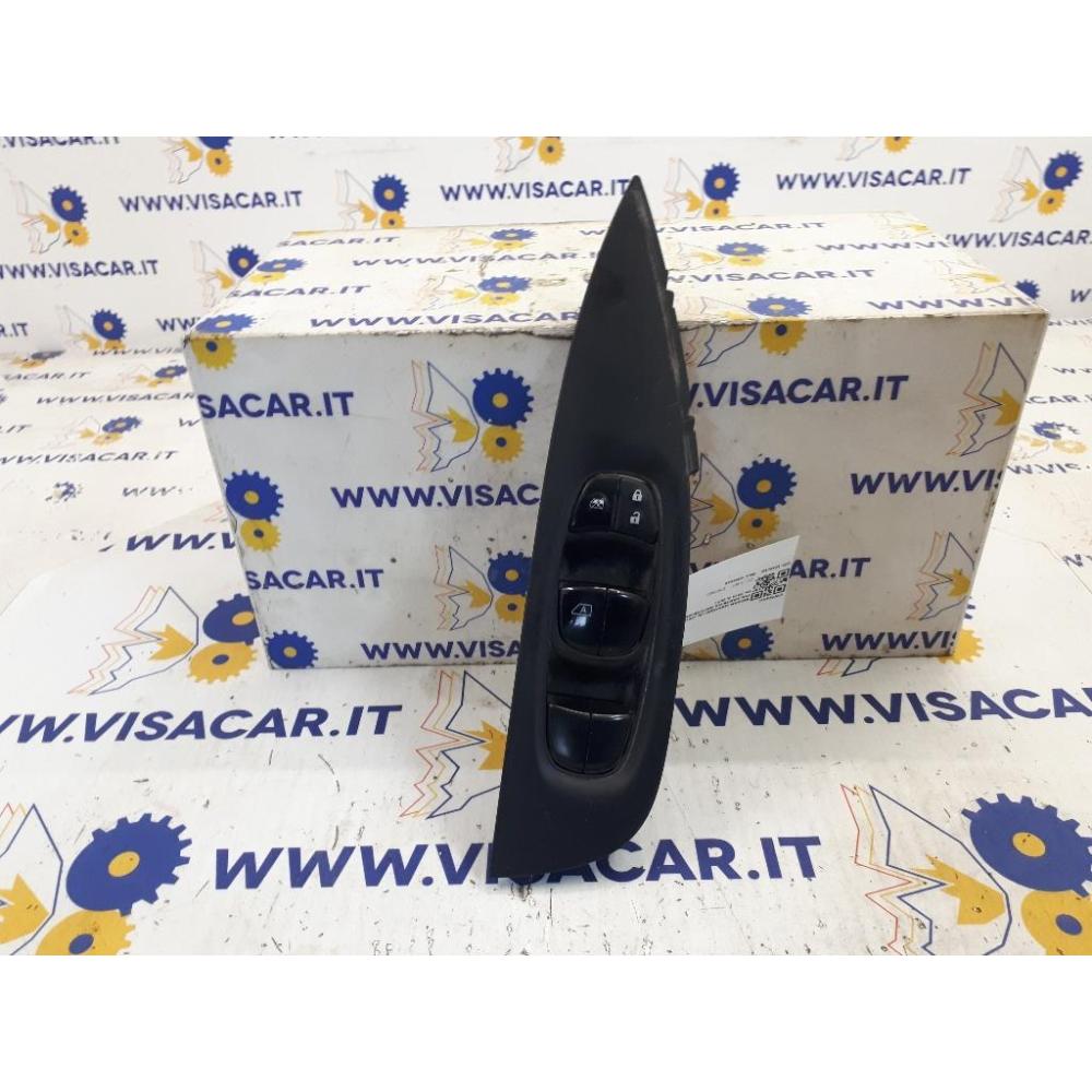Pulsantiera Anteriore Sx Usato Dal 2014 Al 2017 Nissan Qashqai «Ii» (2014)