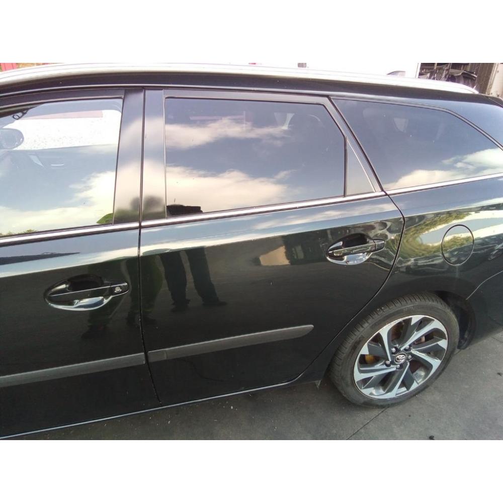 Porta Posteriore Sinistro Usato Dal 2015 Toyota Auris Touring Sports (2015)