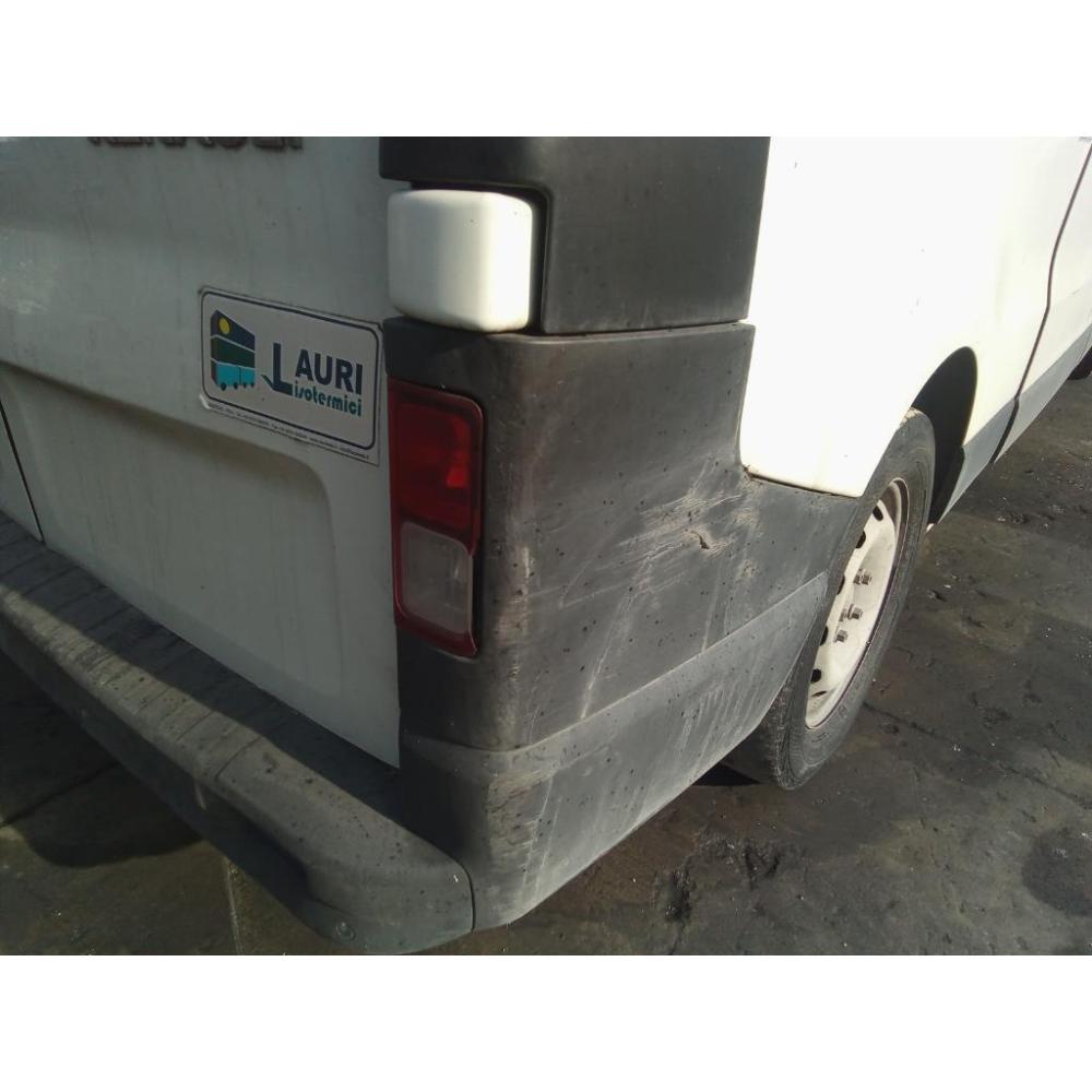 Paraurti Angolare Posteriore Destro Usato Dal 2014 Al 2019 Renault Trafic «Iv» (2015)