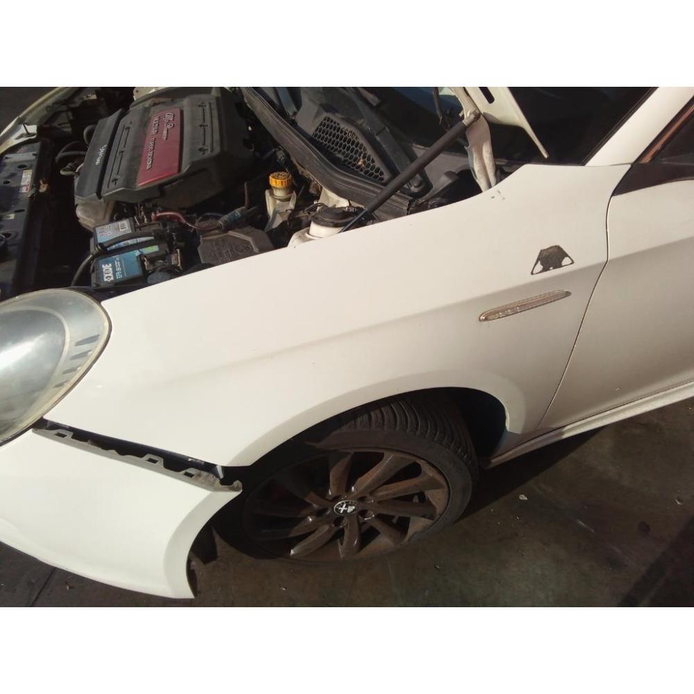 Parafango Anteriore Sinistro Usato Dal 2010 Al 2013 Alfa Romeo Giulietta (2010)
