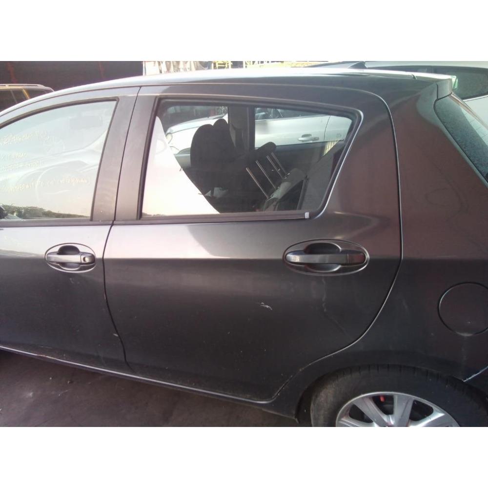 Porta Posteriore Sinistro Usato Dal 2011 Al 2014 Toyota Yaris «Iv» (2012)