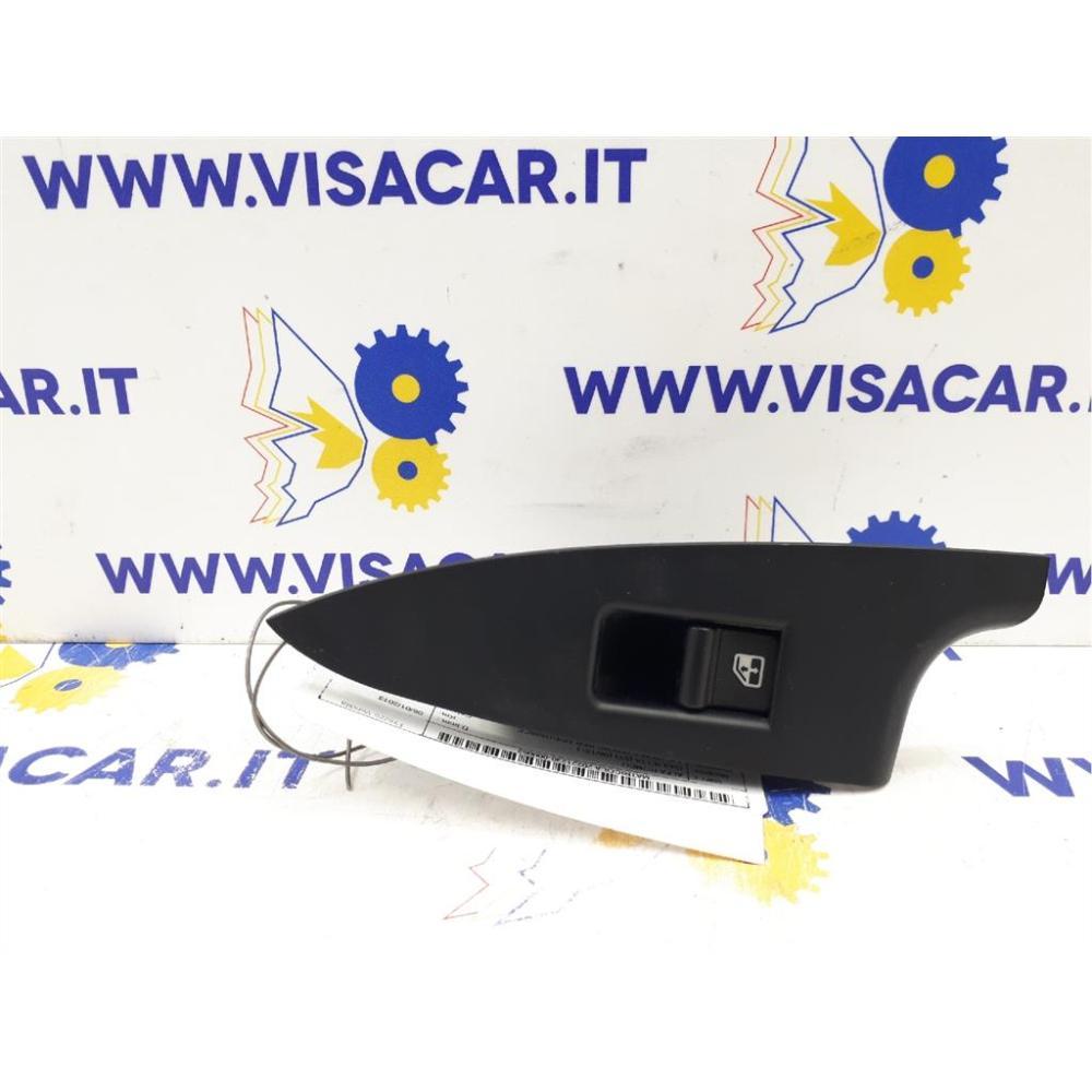Pulsantiera Anteriore Dx Usato Dal 2013 Alfa Romeo Giulietta (2013)