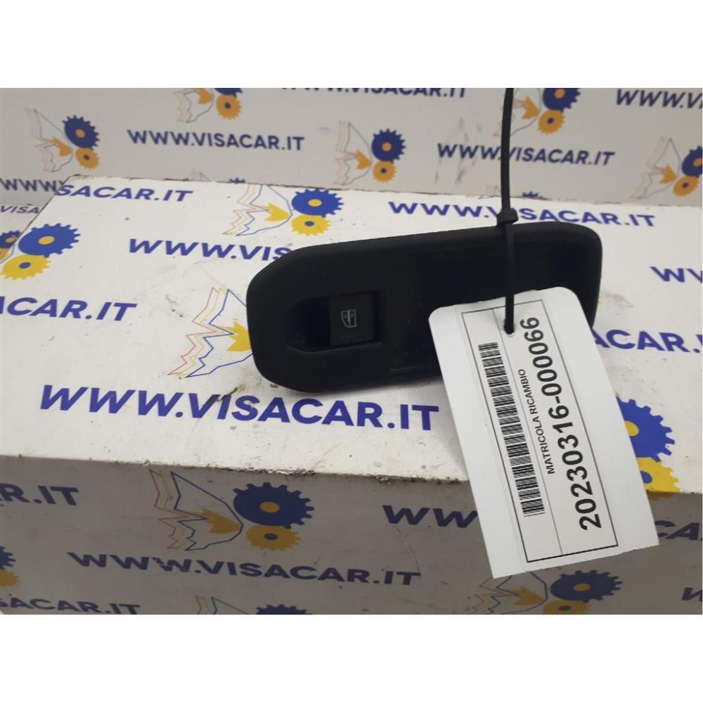 Pulsantiera Anteriore Dx Usato Dal 2018 Al 2022 Dacia Duster «Ii» (2018)