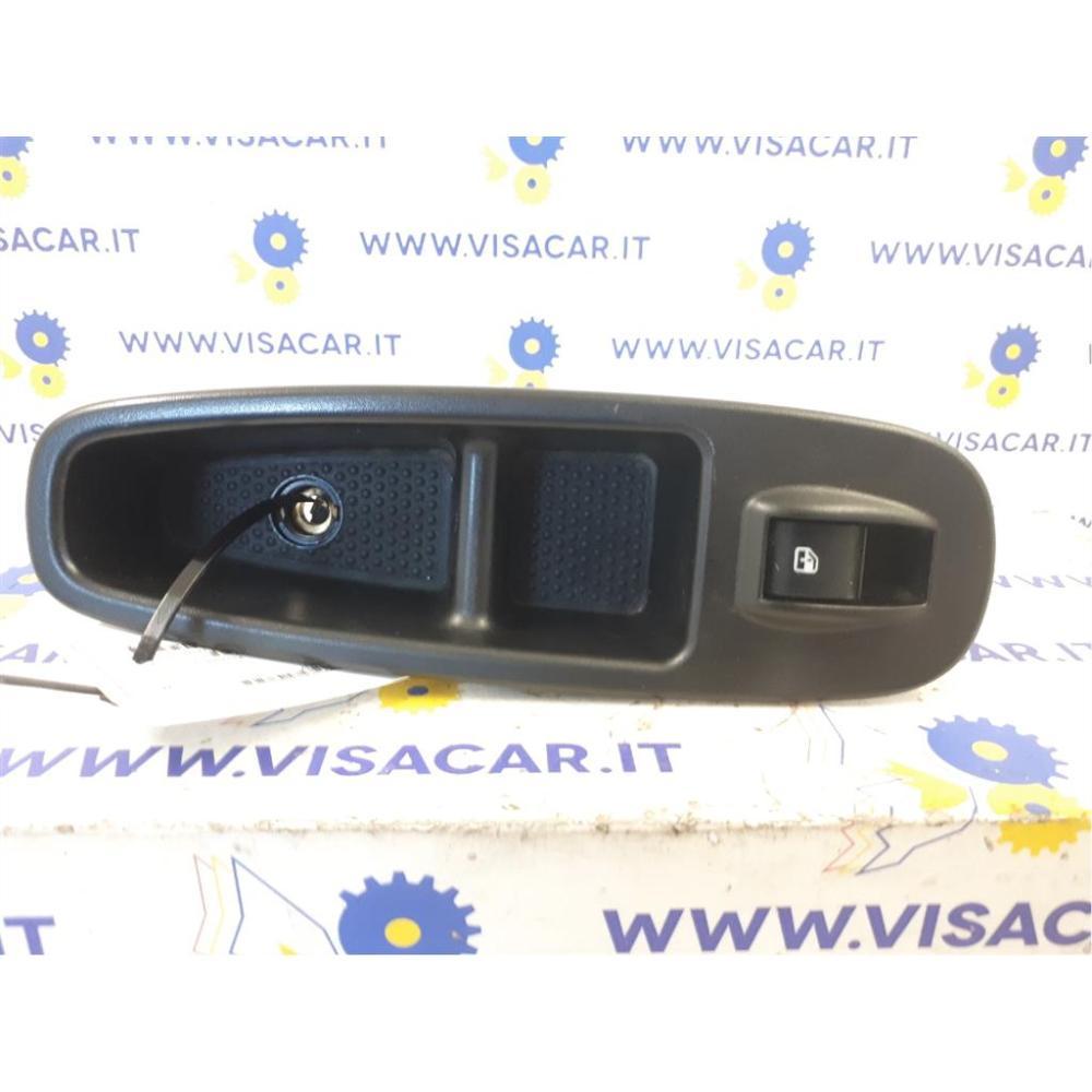 Pulsantiera Anteriore Dx Usato Dal 2012 Fiat 500L (2013)