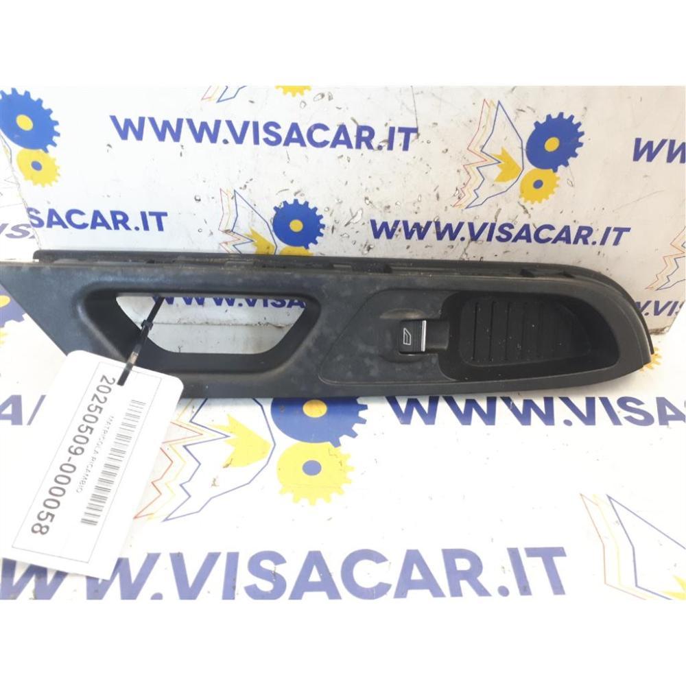 Pulsantiera Posteriore Sx Usato Dal 2012 Ford B-Max (2012)