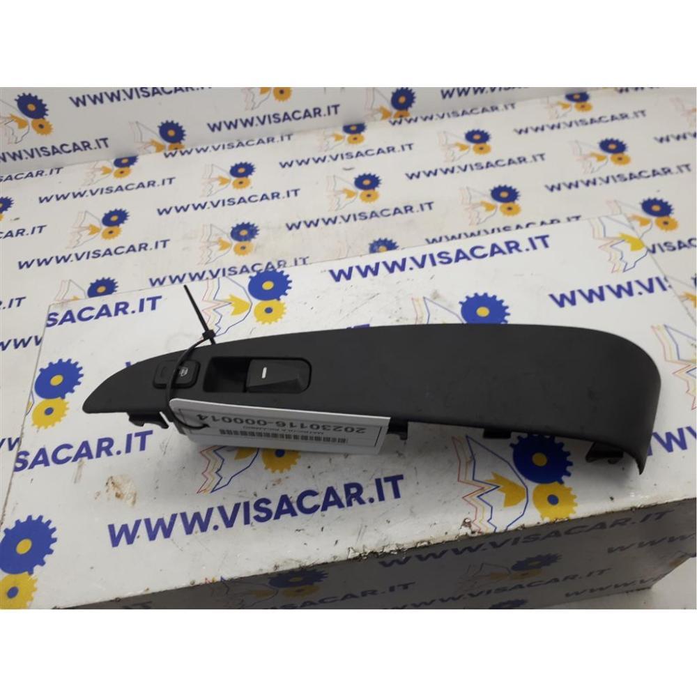 Pulsantiera Posteriore Sx Usato Dal 2010 Hyundai Ix35 (2010)