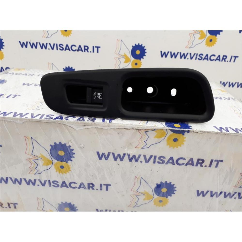 Pulsantiera Posteriore Dx Usato Dal 2018 Jeep Renegade (2018)