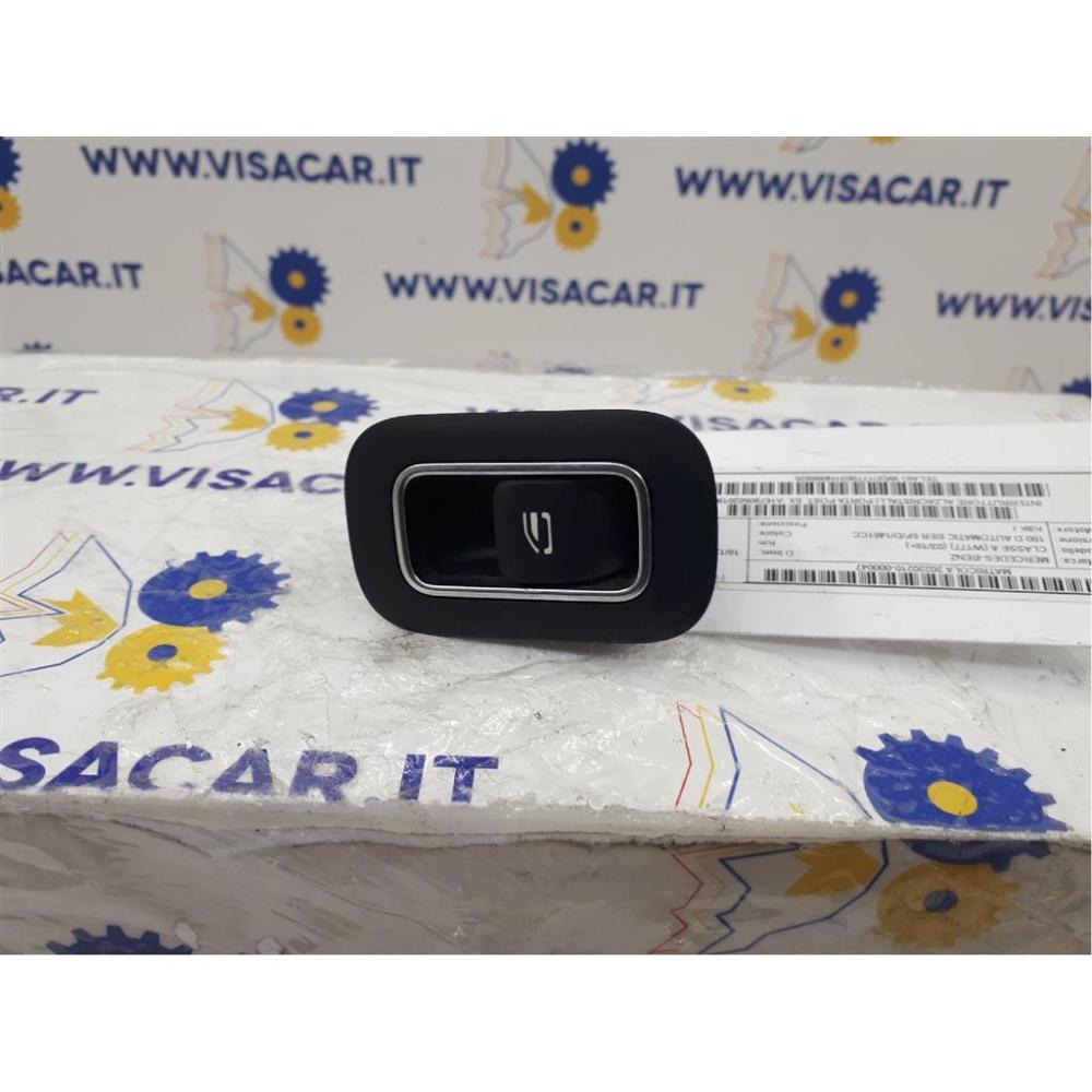 Pulsantiera Posteriore Dx Usato Dal 2018 Mercedes Classe A «W177» (2018)