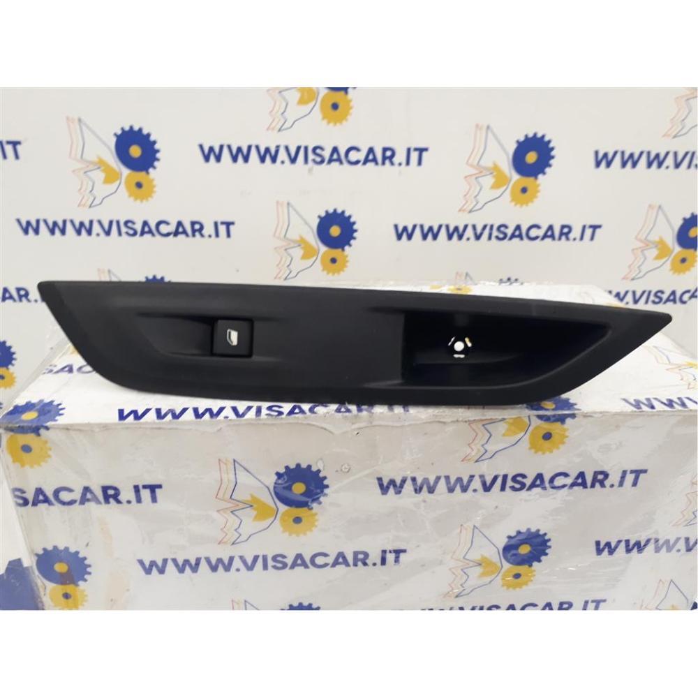 Pulsantiera Anteriore Dx Usato Dal 2019 Peugeot 208 «Ii» (2019)