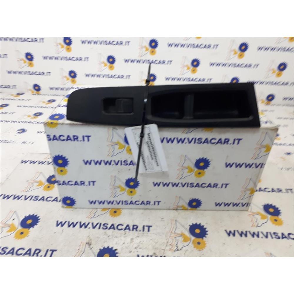 Pulsantiera Anteriore Dx Usato Dal 2014 Al 2017 Toyota Yaris «Iv» (2014)