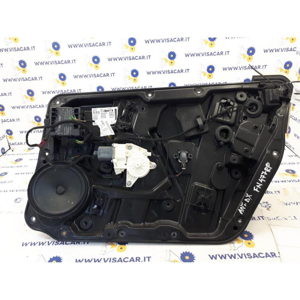 Alzacristallo Porta Anteriore Destro Usato Dal 2017 Mercedes Classe Gla «X156» (2017)